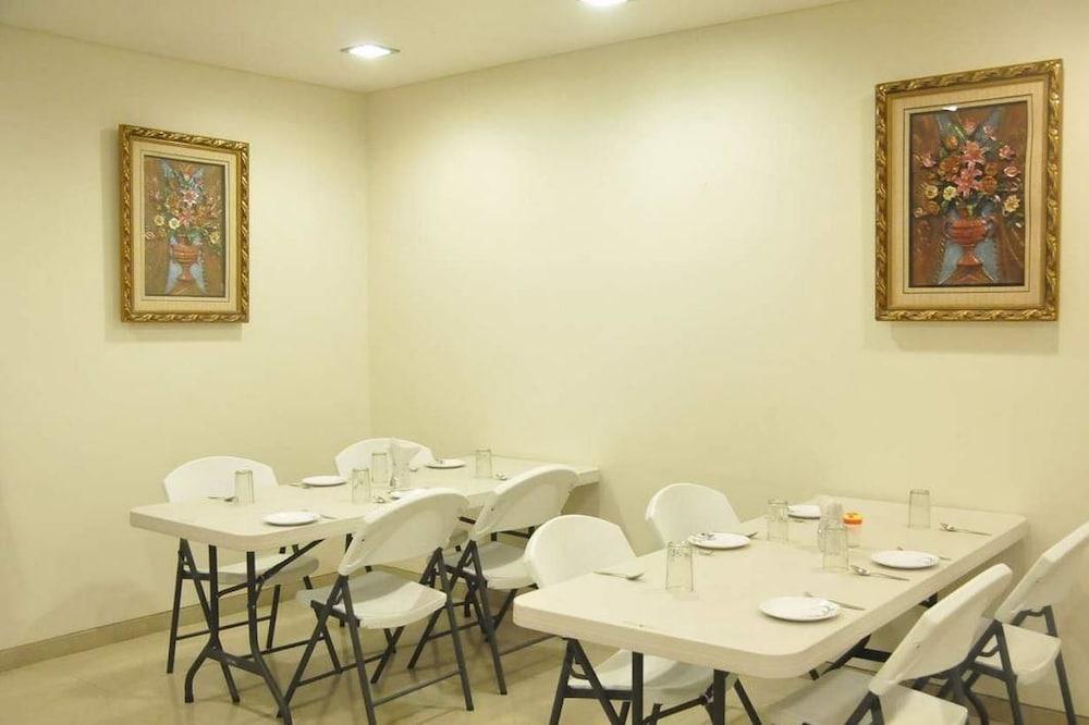 雅芳国际酒店 奥兰加巴德 外观 照片