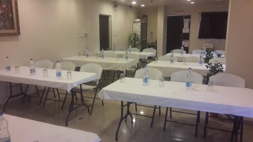 雅芳国际酒店 奥兰加巴德 外观 照片